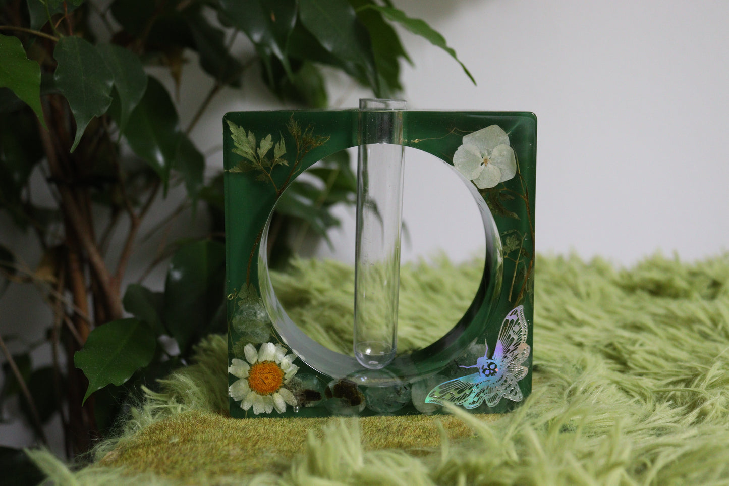 Prehnite & Death's Head Hawk Moth Propagation Vase