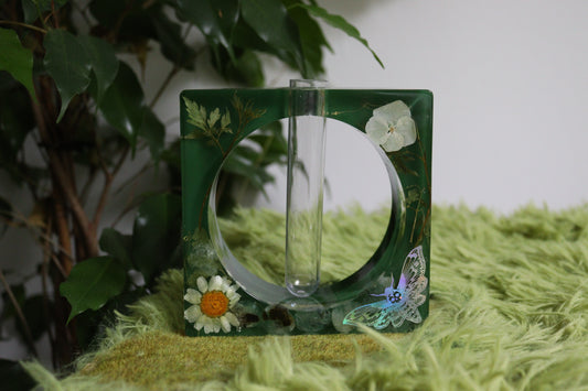 Prehnite & Death's Head Hawk Moth Propagation Vase