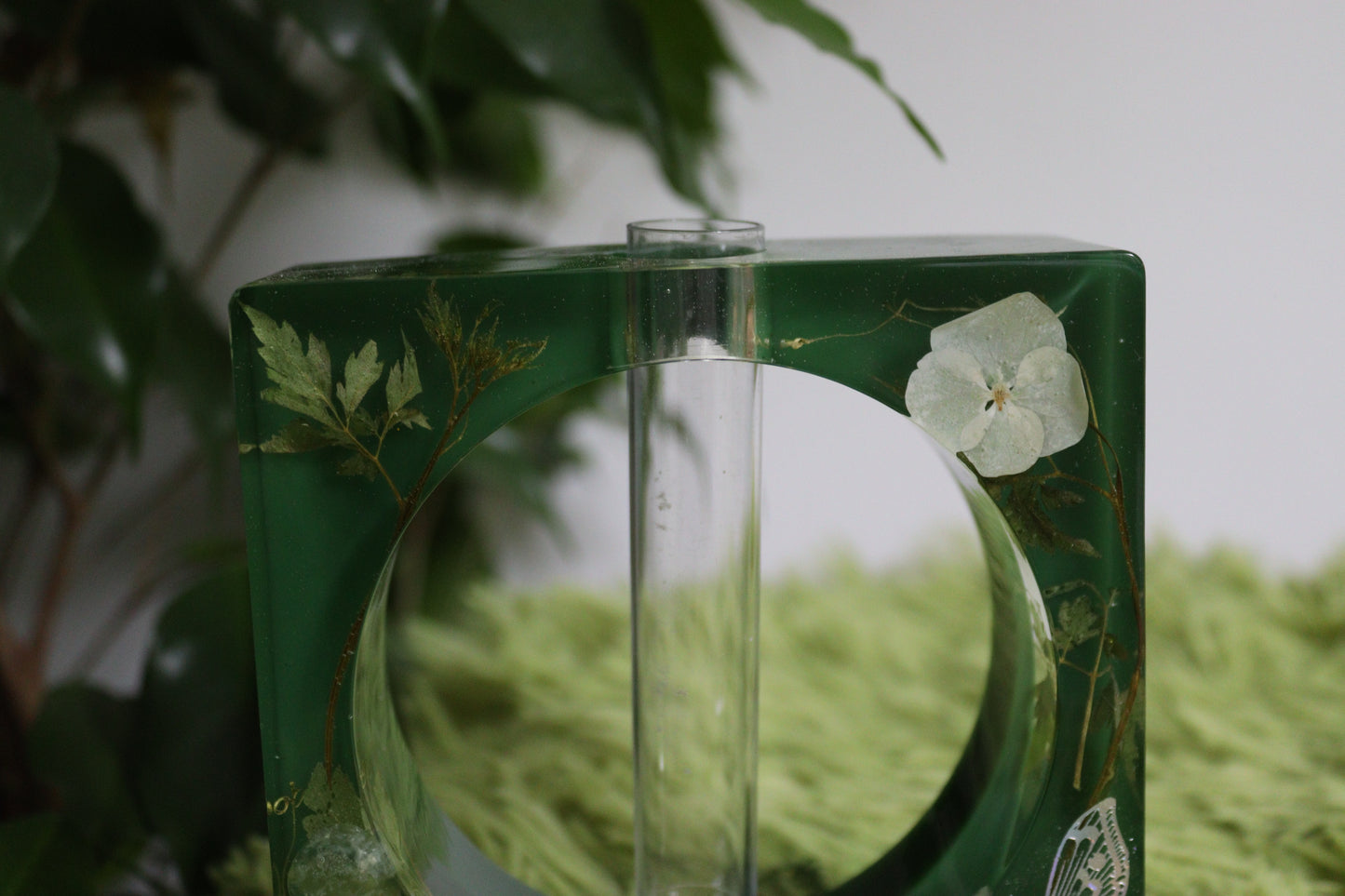 Prehnite & Death's Head Hawk Moth Propagation Vase