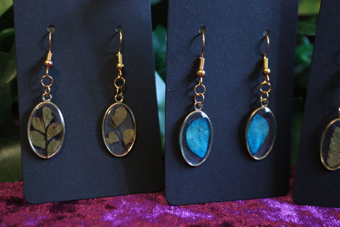 Mini Oval Floral Frame Earrings