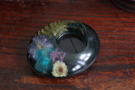 Pebble of Pondering Tealight Holder